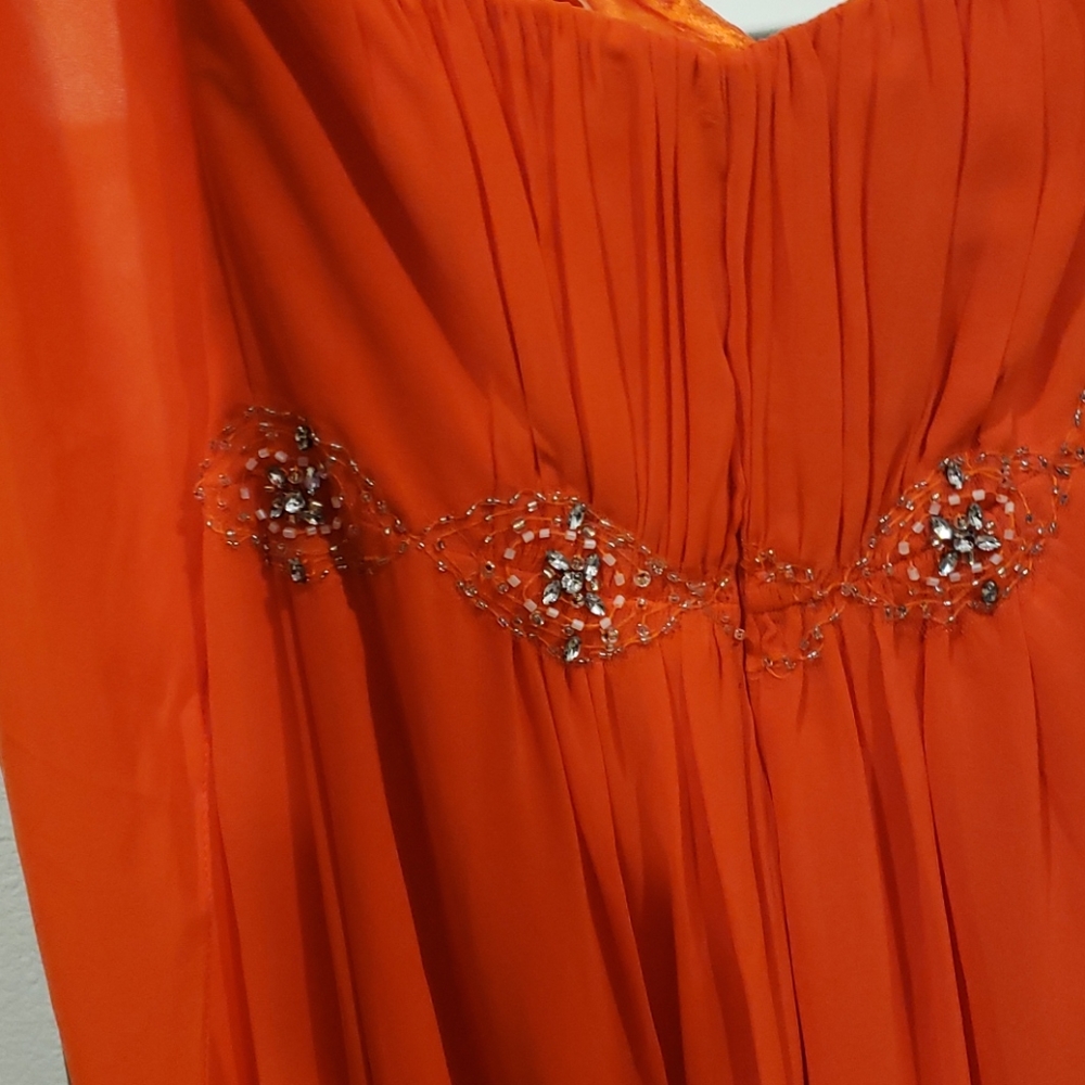 Dress - Picture 3 of 3